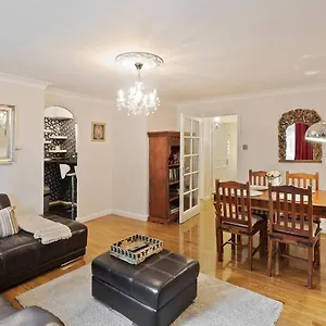  Apartment Beautiful And Cosy 2 Bedroom Flat