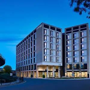 Hotel Courtyard By Marriott Airport, Londen