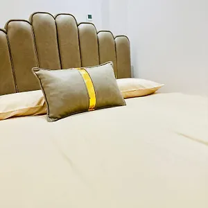 Hotell 64, London