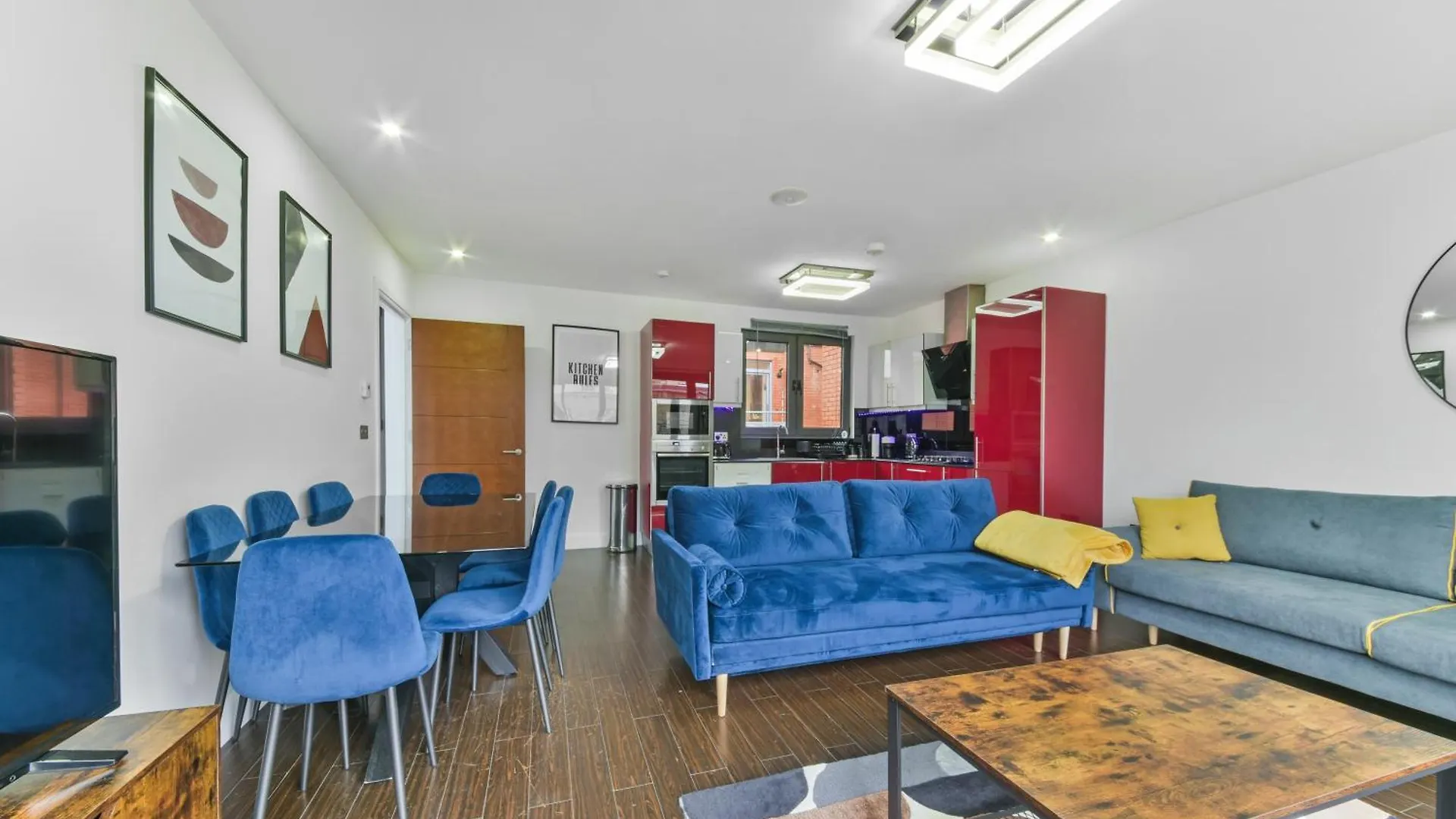 Large 2 Bed 2 Bath Flat With Patio, Canary Wharf 런던