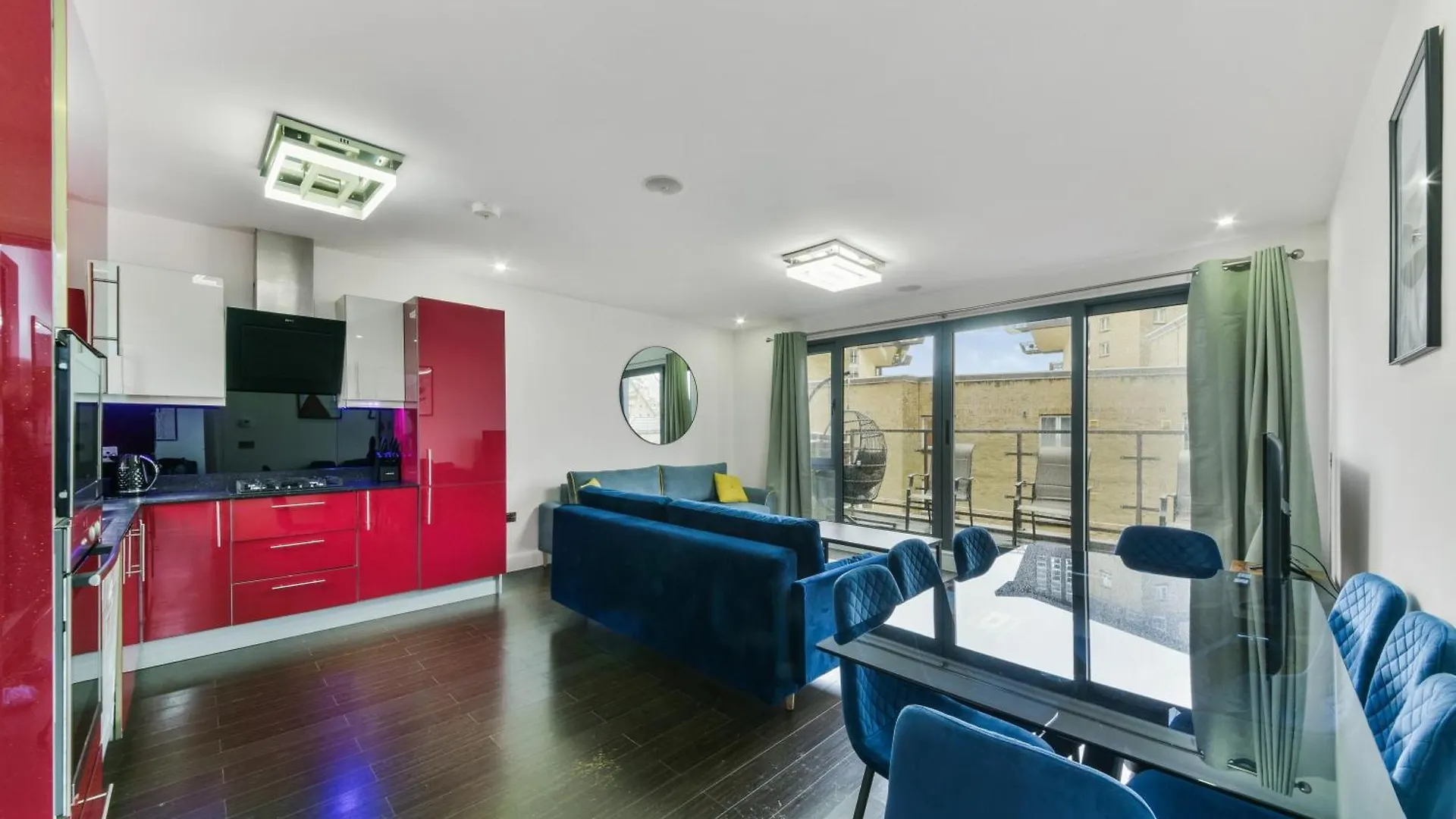 아파트 Large 2 Bed 2 Bath Flat With Patio, Canary Wharf 런던